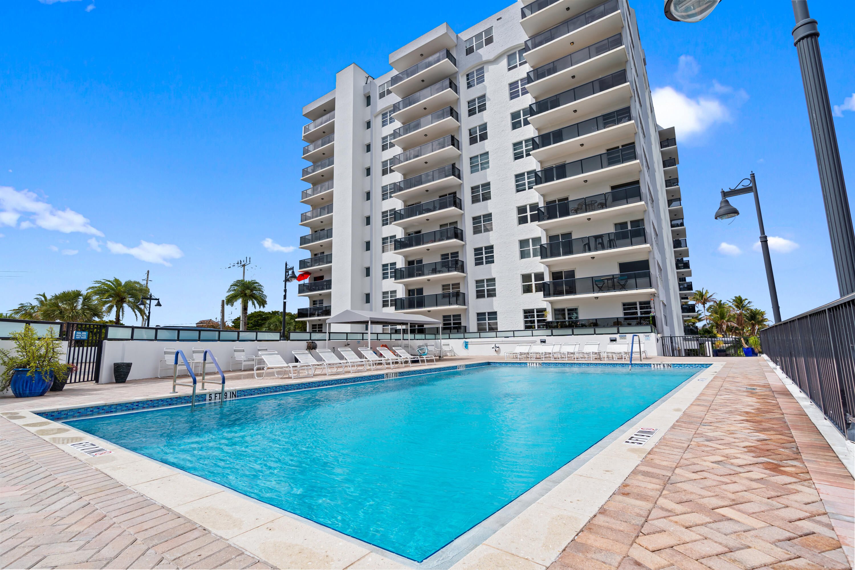 5100 Dupont Boulevard 10C