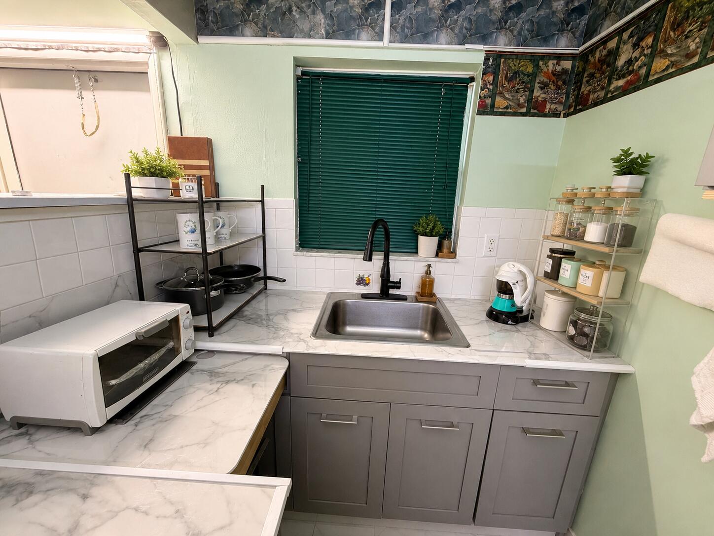 2400 NE 10TH Street 205