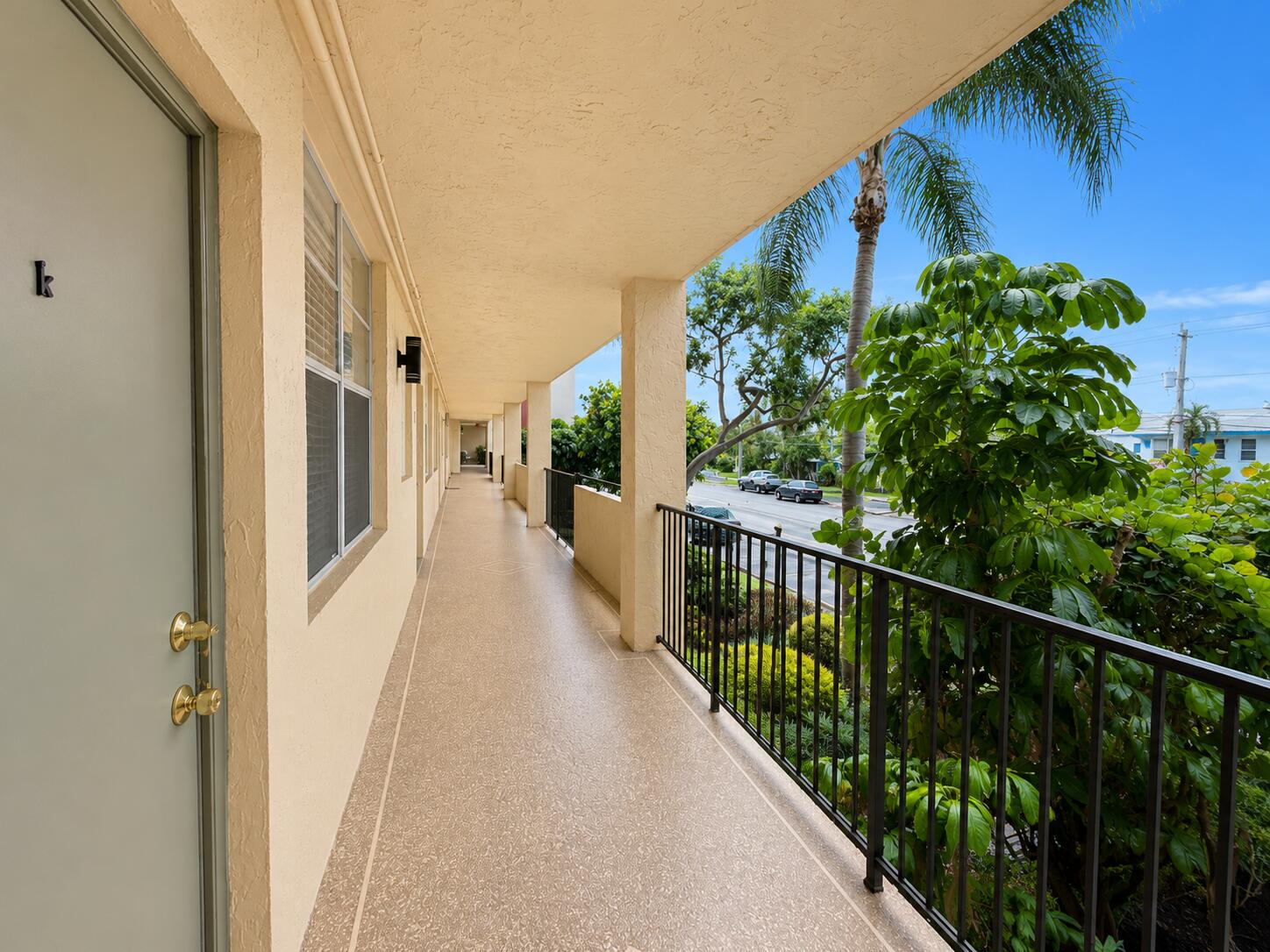 2400 NE 10TH Street 205, Pompano Beach FL 33062