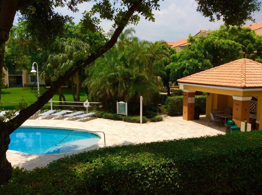 YACHT CLUB ON THE INTRACOASTAL - Residential Lease