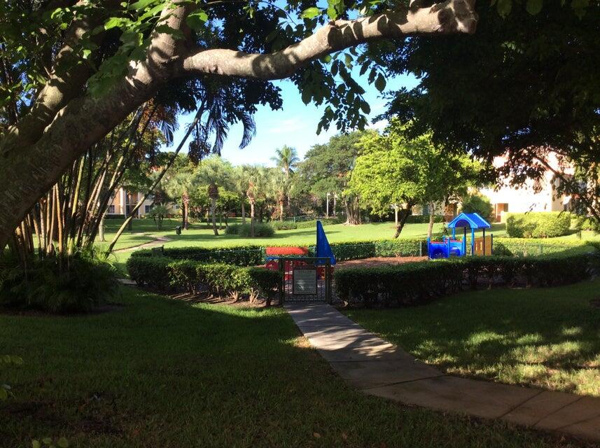 YACHT CLUB ON THE INTRACOASTAL - Residential Lease