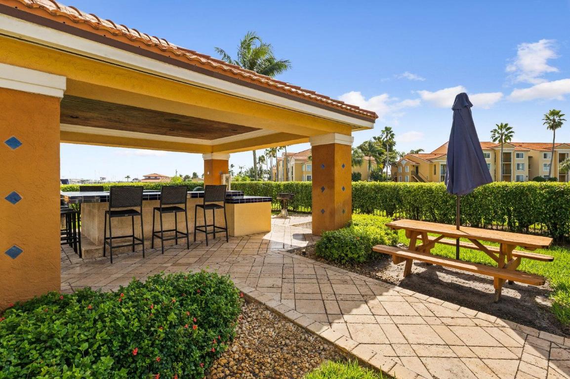 YACHT CLUB ON THE INTRACOASTAL - Residential Lease