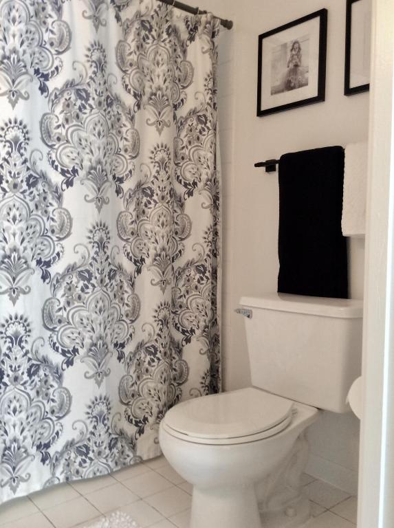 YACHT CLUB ON THE INTRACOASTAL - Residential Lease