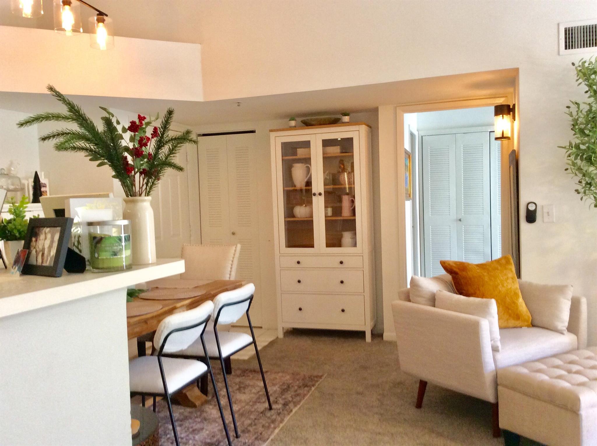 YACHT CLUB ON THE INTRACO - Residential Lease