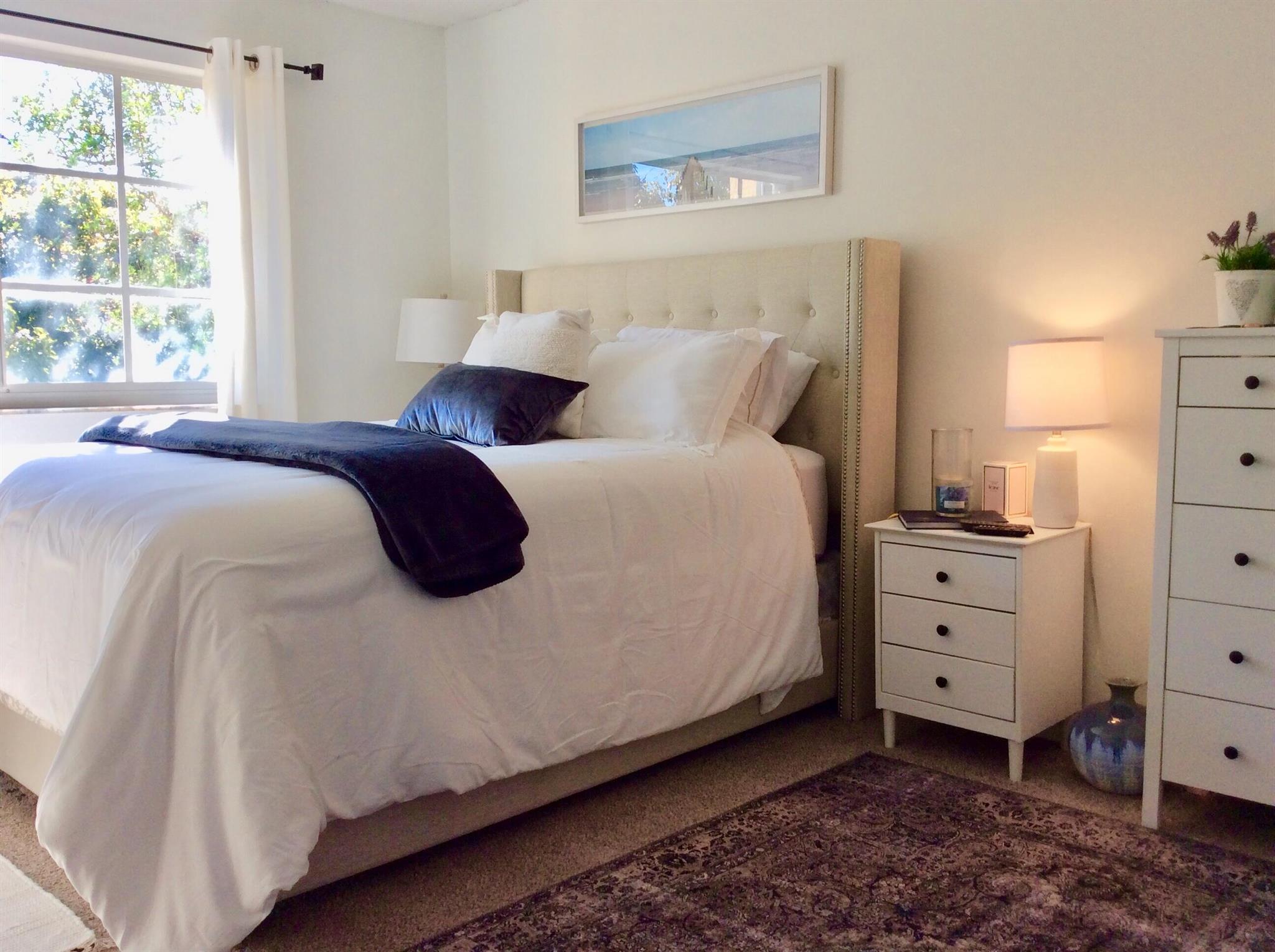 YACHT CLUB ON THE INTRACO - Residential Lease