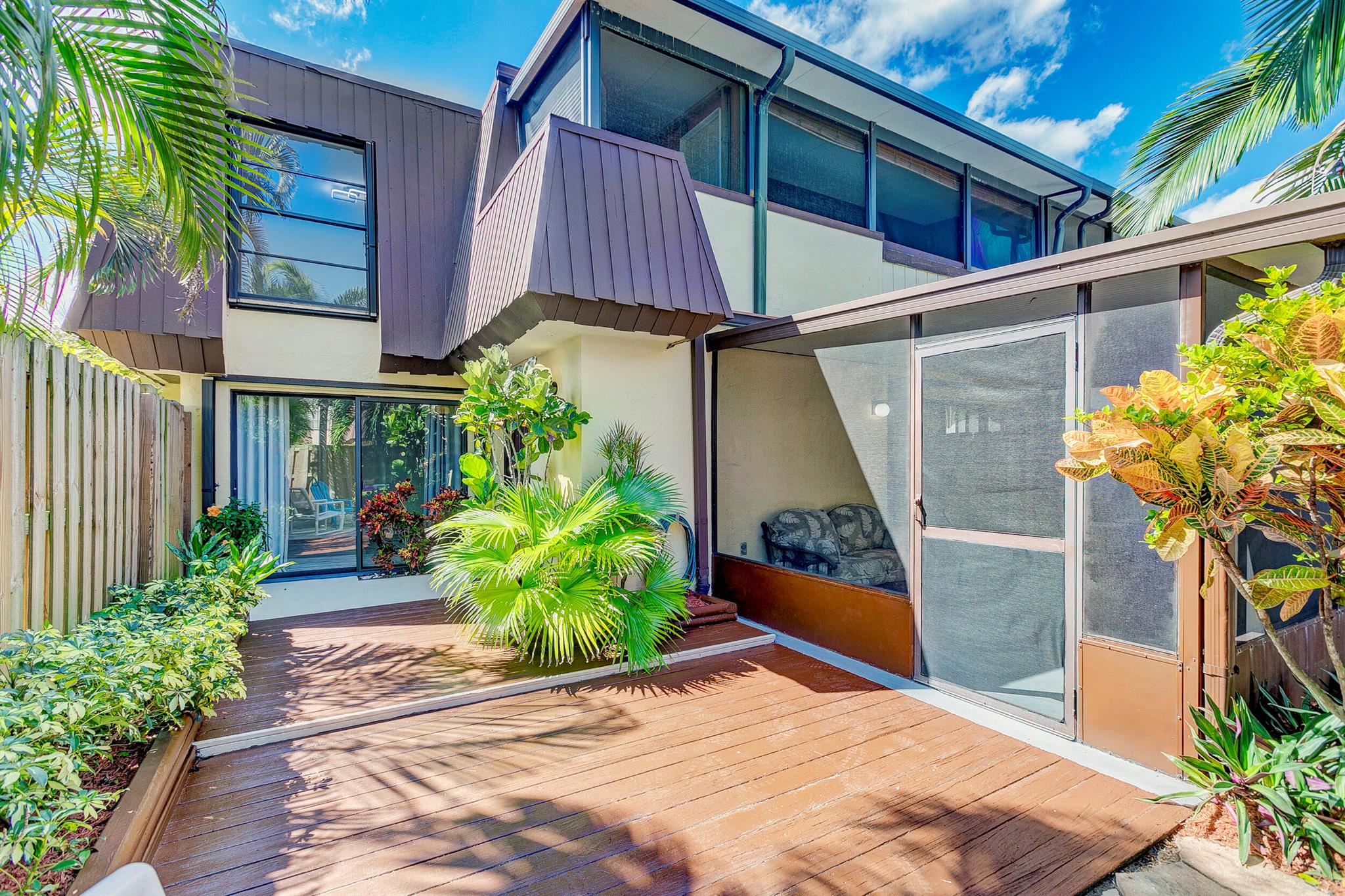 CEDAR GARDENS TOWNHOUSES - Residential