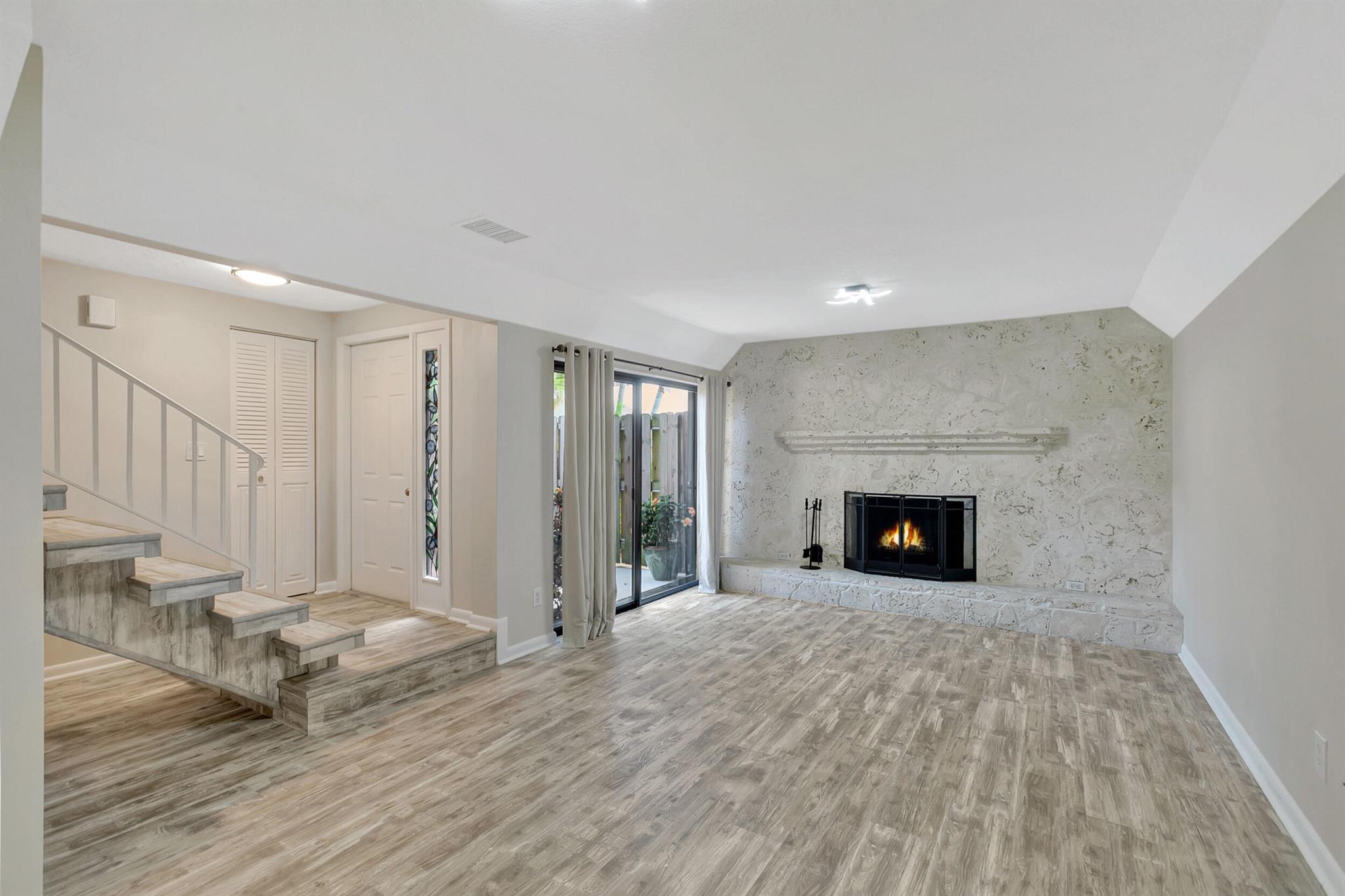 CEDAR GARDENS TOWNHOUSES - Residential