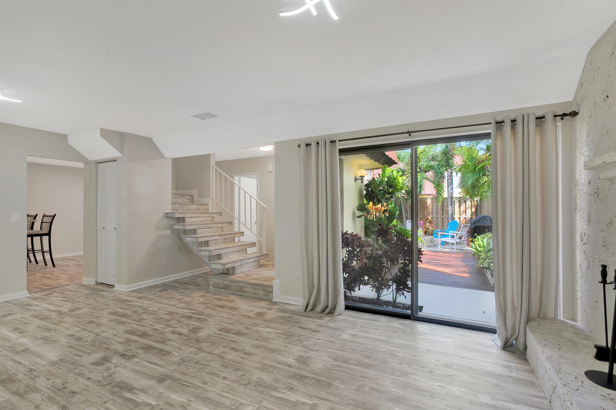 CEDAR GARDENS TOWNHOUSES - Residential