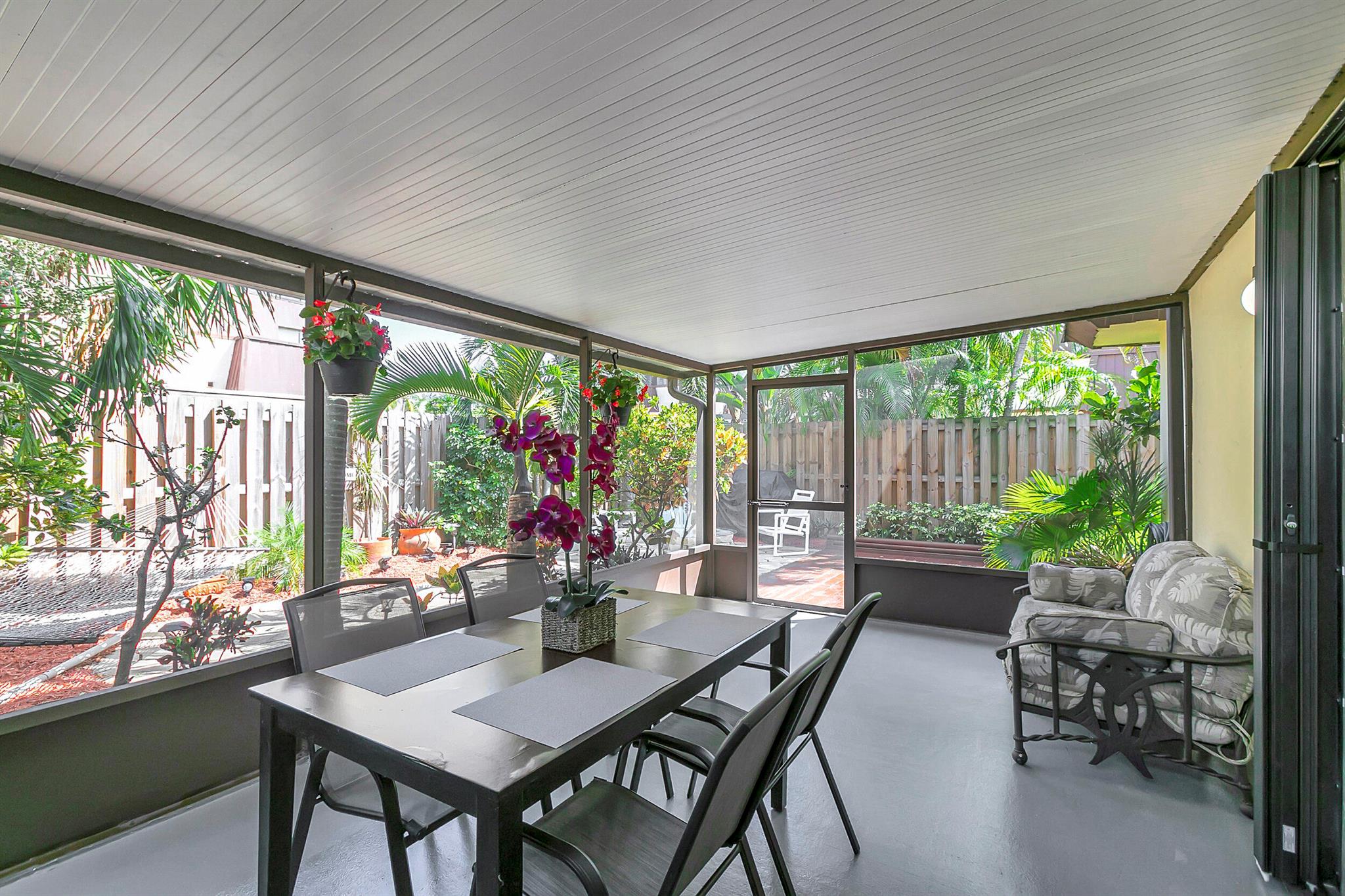 CEDAR GARDENS TOWNHOUSES - Residential