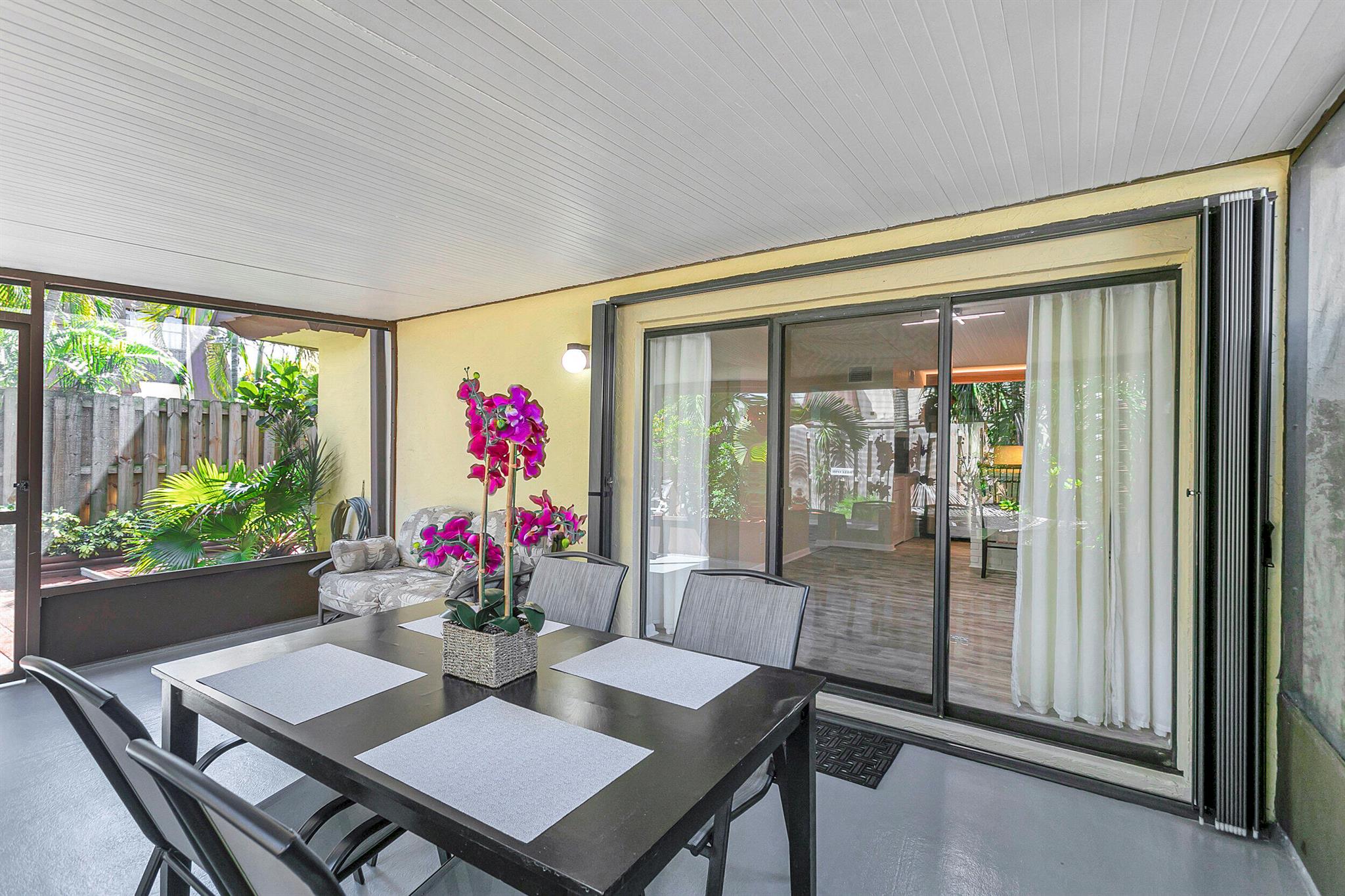 CEDAR GARDENS TOWNHOUSES - Residential