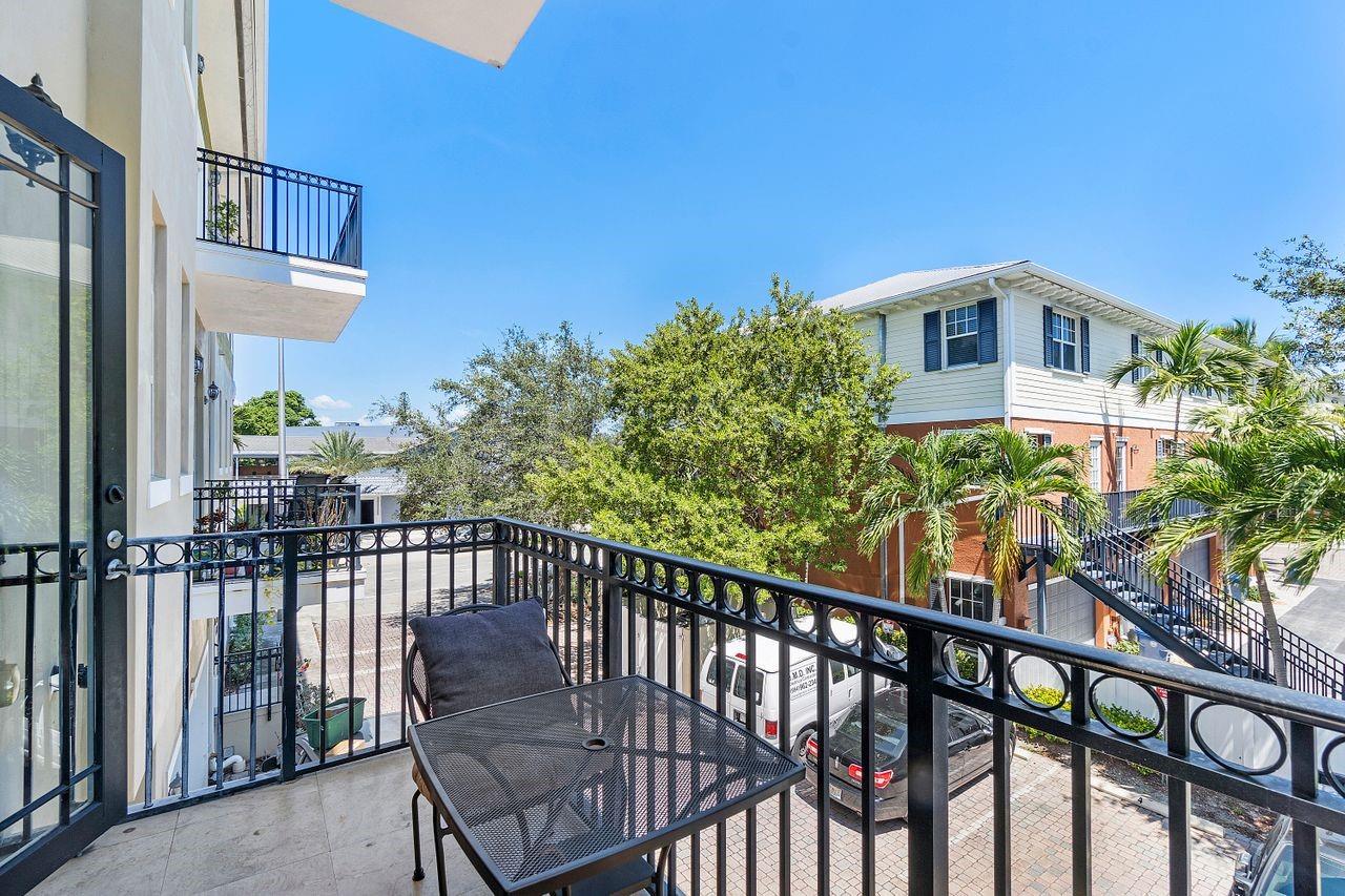 PARKTOWN OF WILTON MANORS - Residential