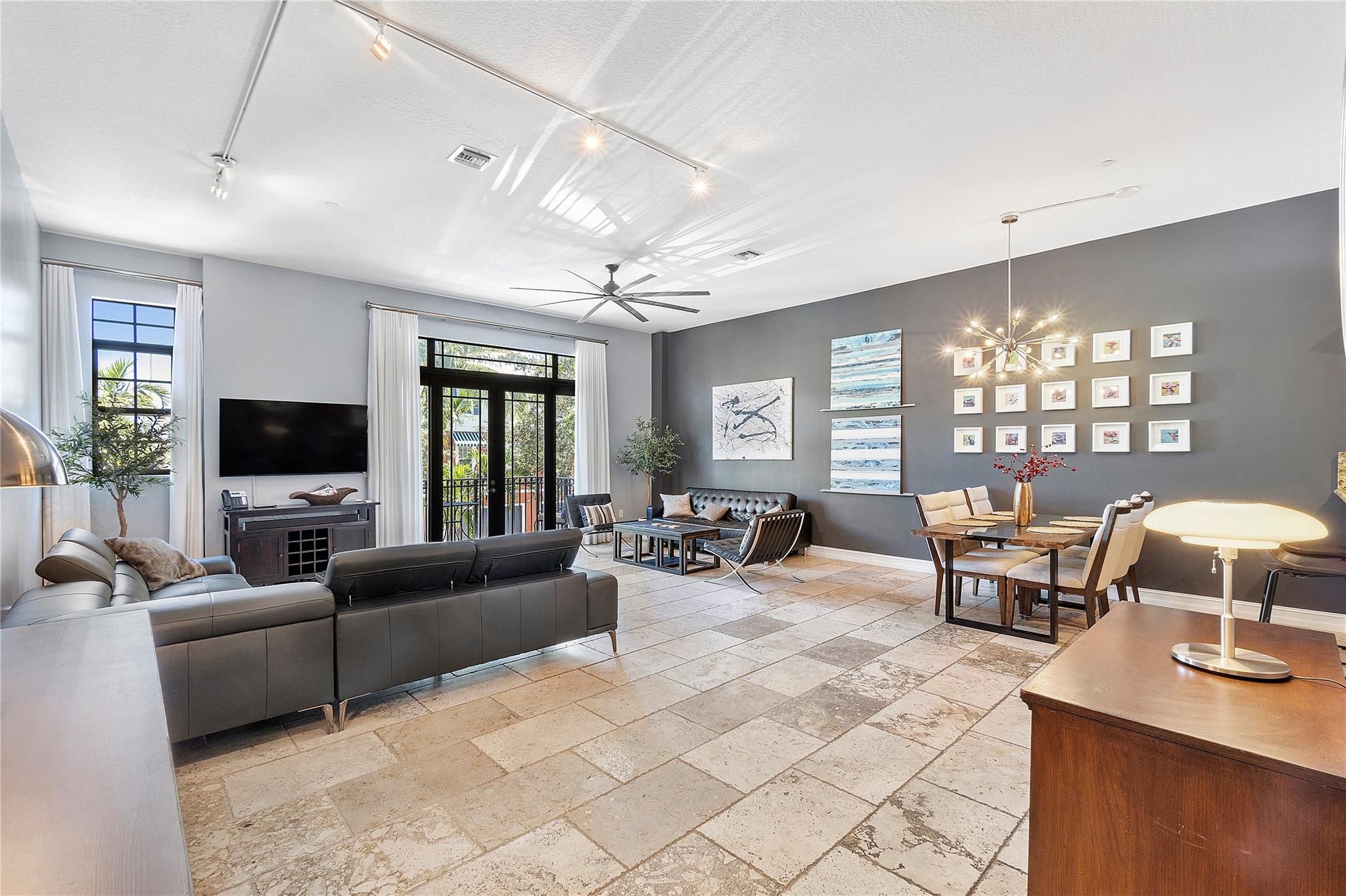 PARKTOWN OF WILTON MANORS - Residential