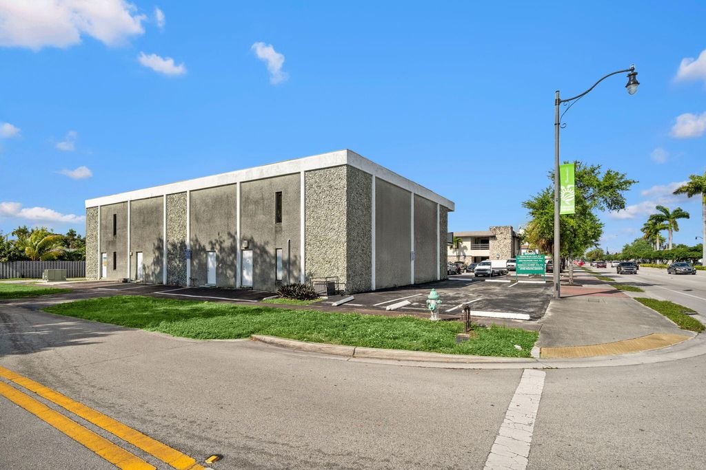 Photo of 5000 Hollywood Boulevard, Hollywood, FL (MLS # B26007947)