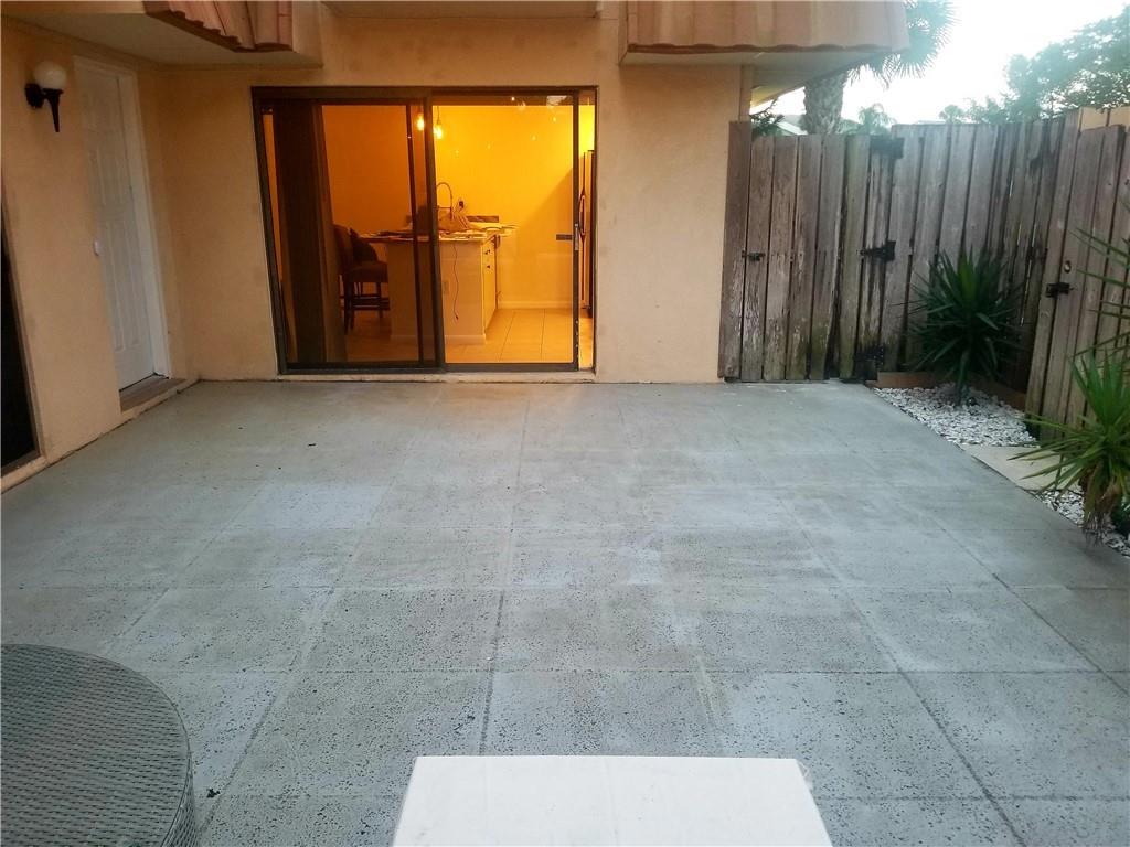 Waterside Luxury Townhous - Residential