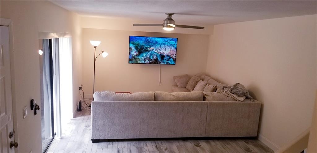 Waterside Luxury Townhous - Residential