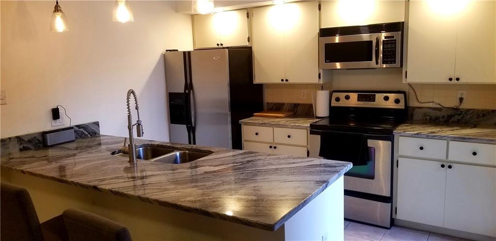 Waterside Luxury Townhous - Residential