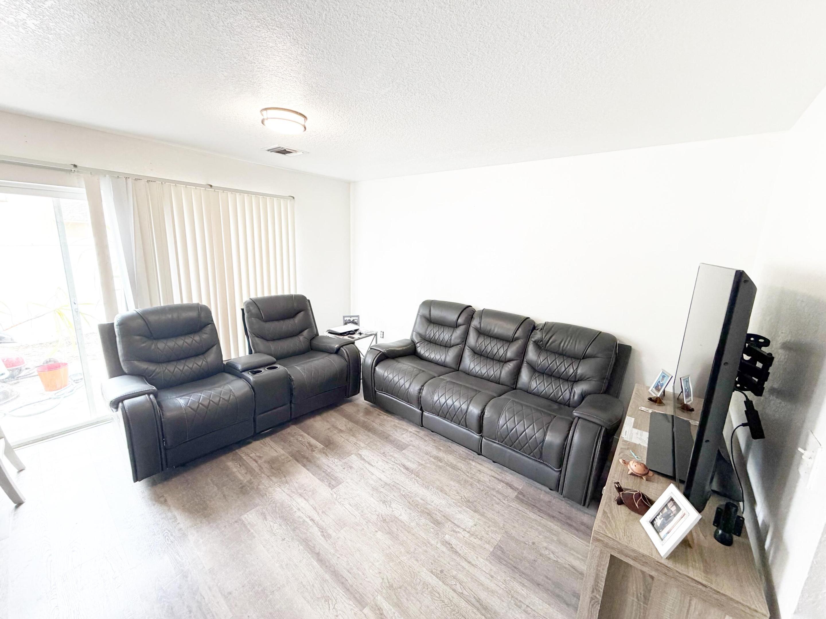 FORDS MANOR - Residential