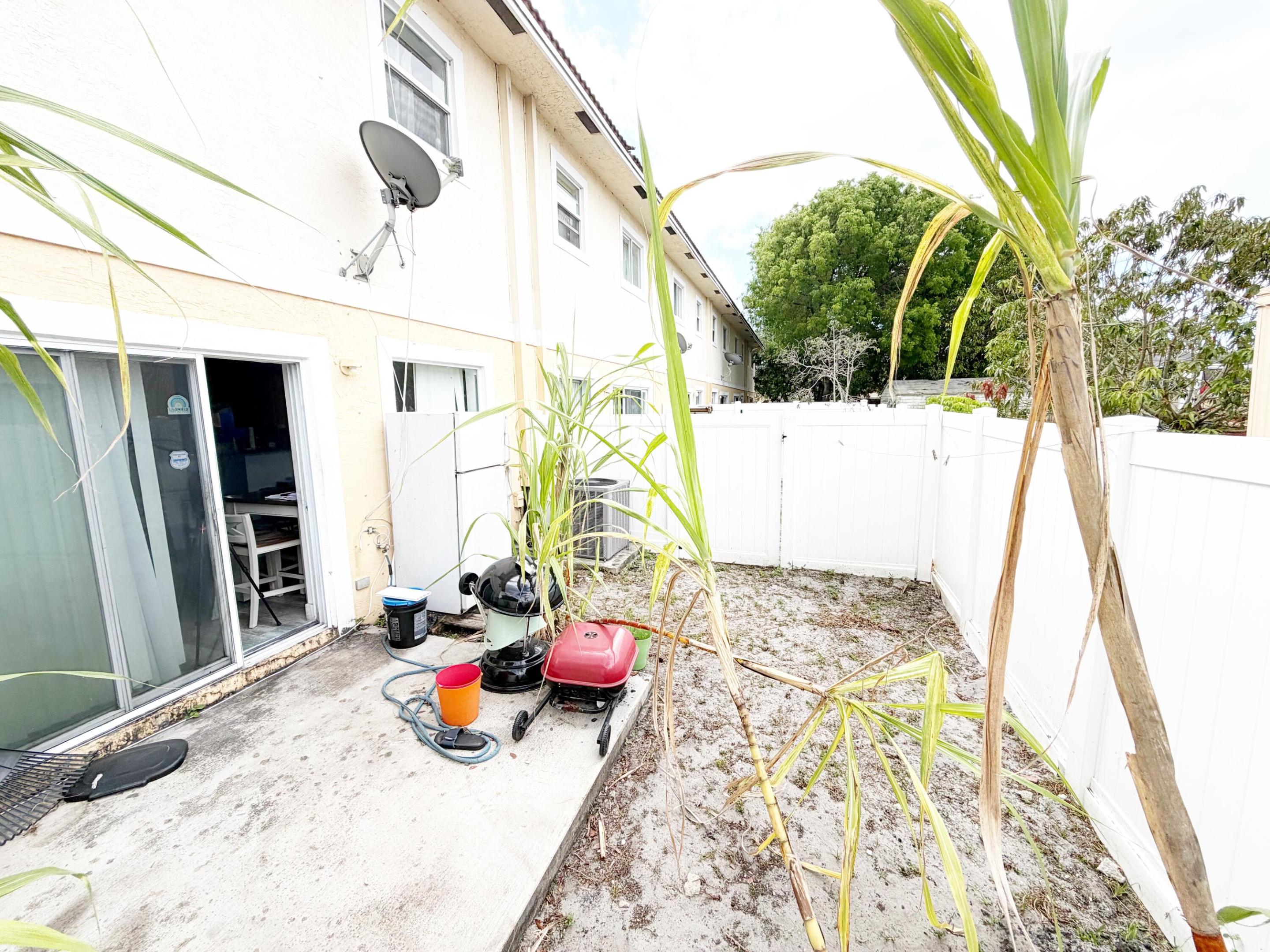 FORDS MANOR - Residential