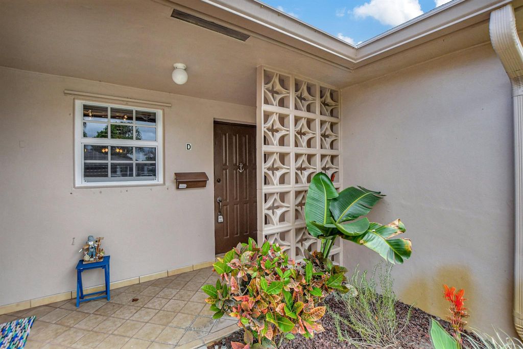 Photo of 1275 High Point Place S #D, Delray Beach, FL 33445 (MLS # R10962488)