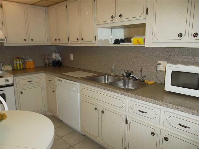 PARLIAMENT HOUSE CONDO - Residential Lease