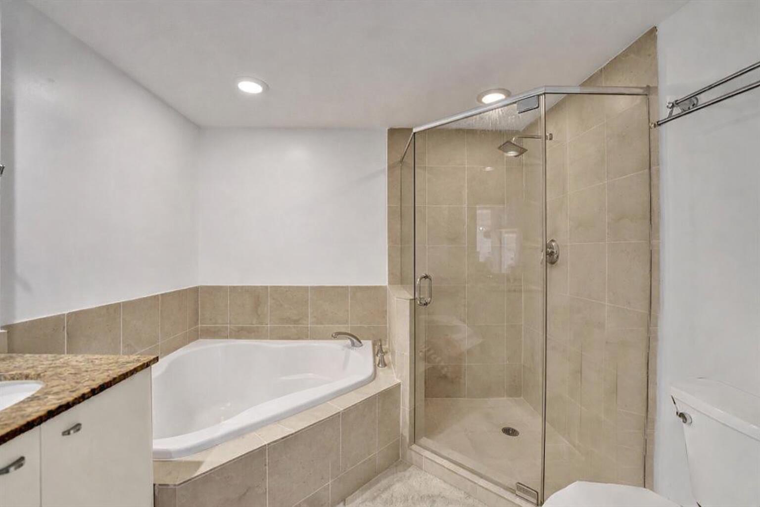 SYMPHONY NORTH CONDO - Residential Lease