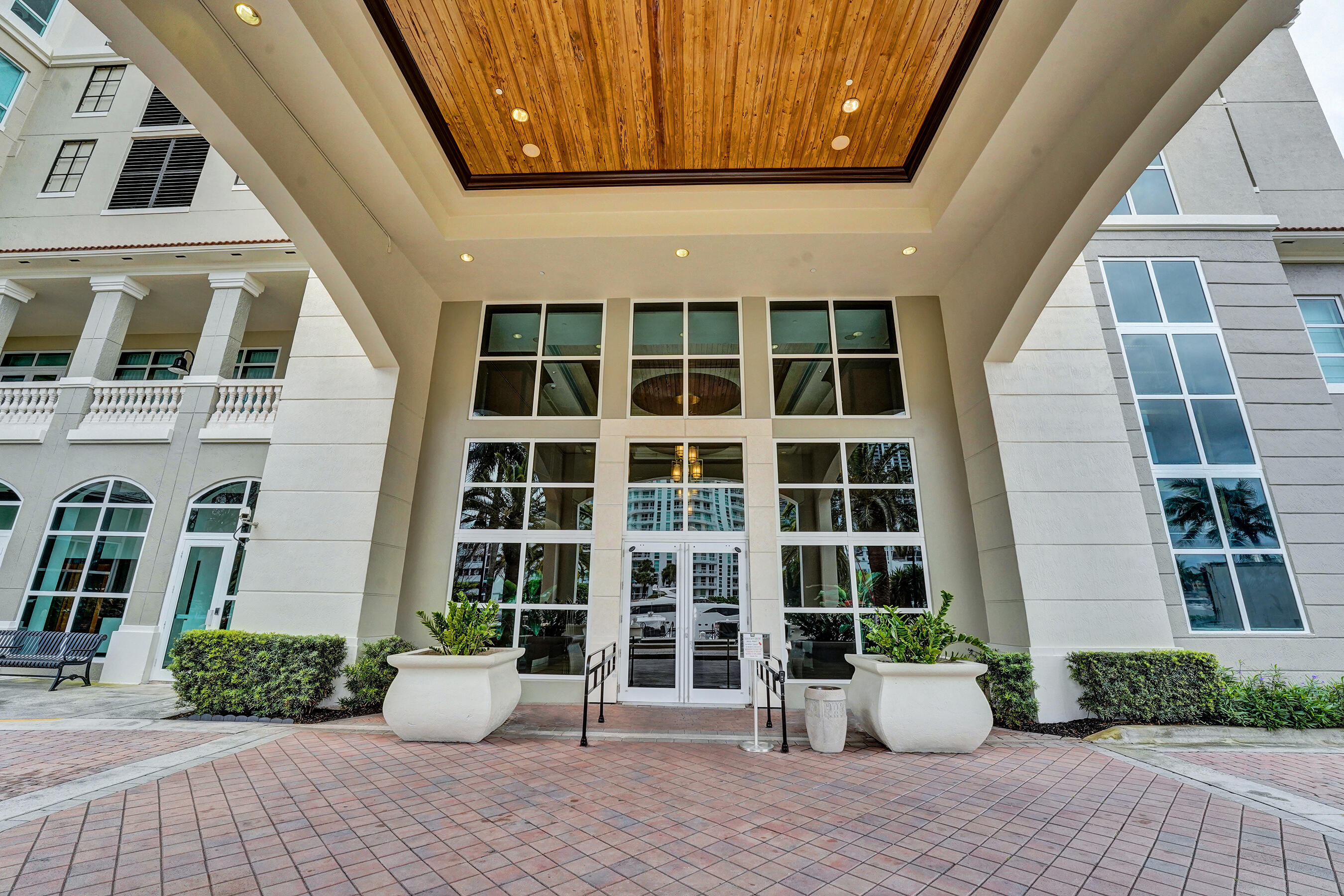 SYMPHONY NORTH CONDO - Residential Lease