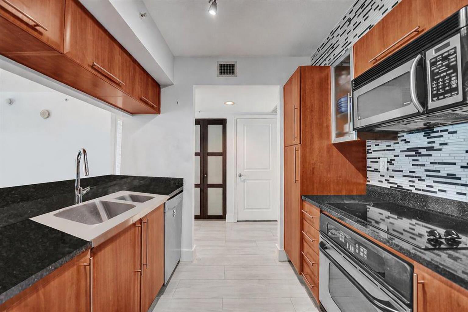 SYMPHONY NORTH CONDO - Residential Lease