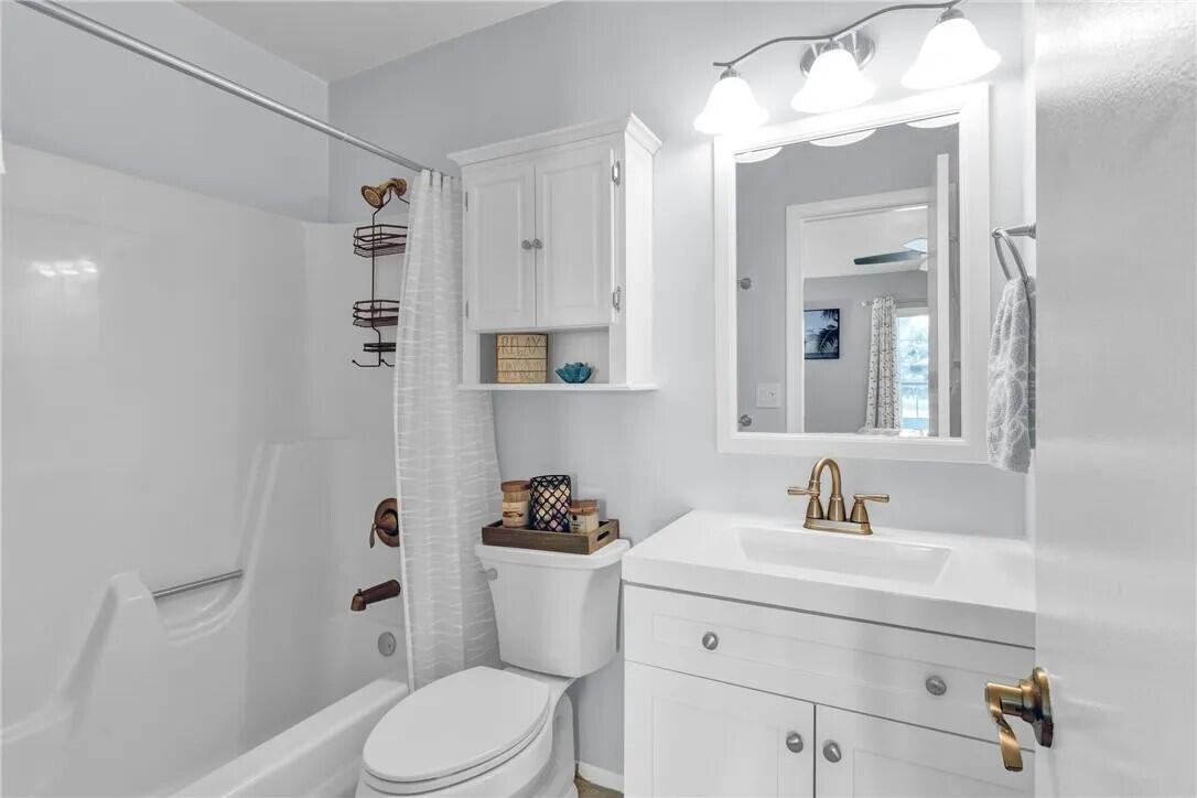 VISTA ROYALE PHASE IV BLDGS 83-111 - Residential