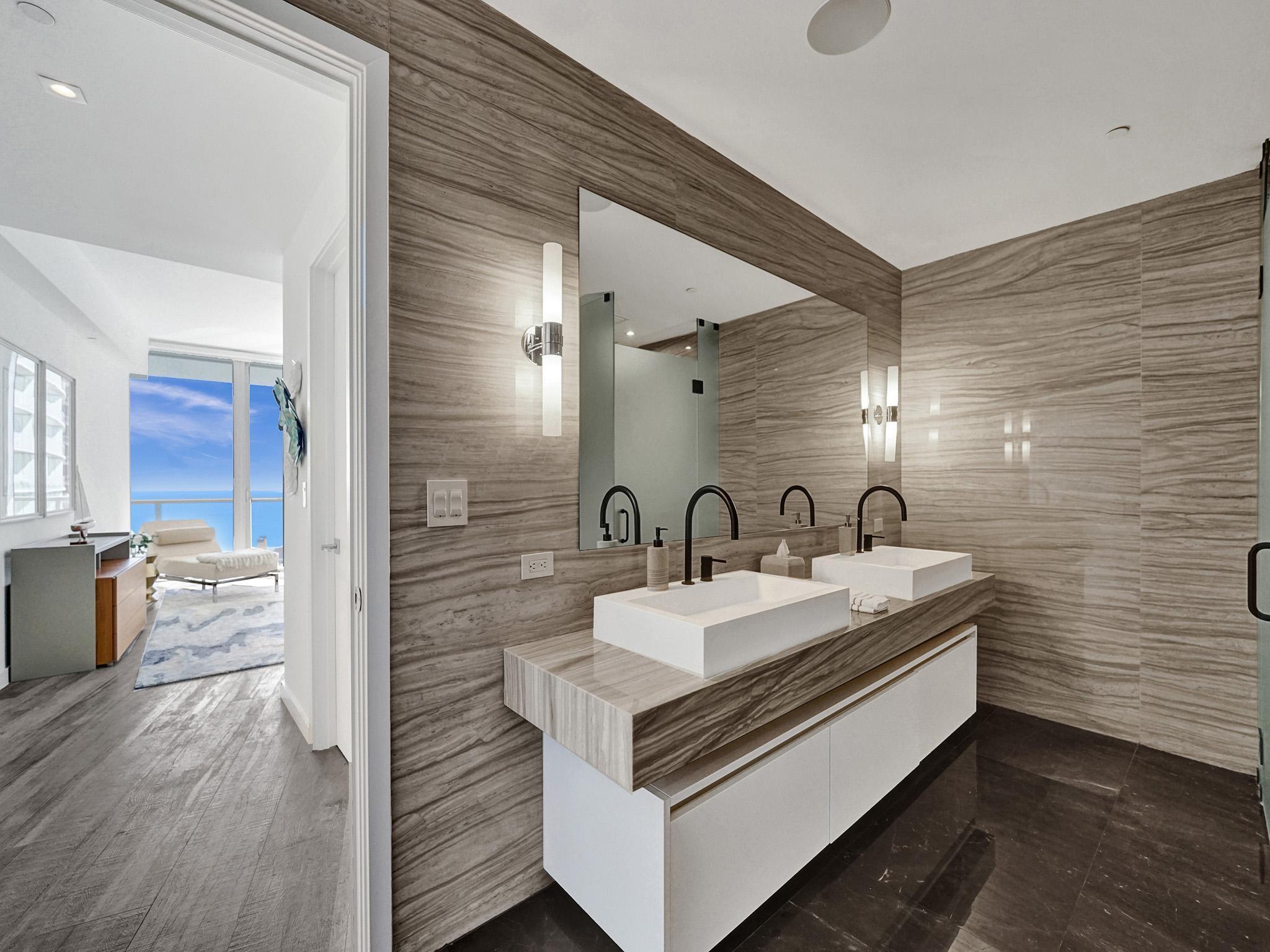 AUBERGE - Residential