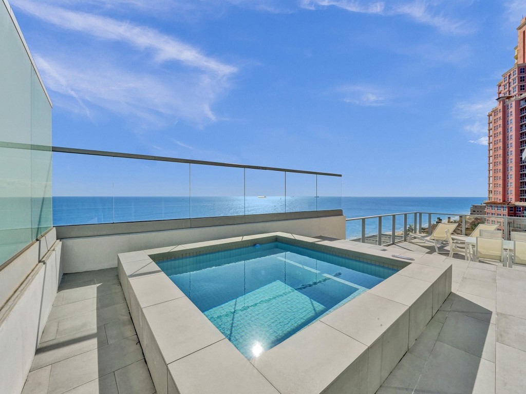 AUBERGE - Residential