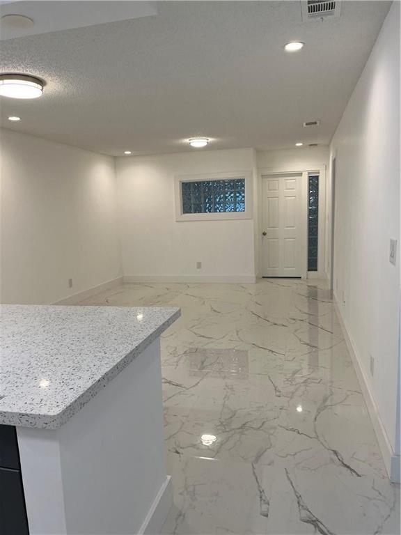 LAKEWOOD EAST SEC 1 - Residential Lease