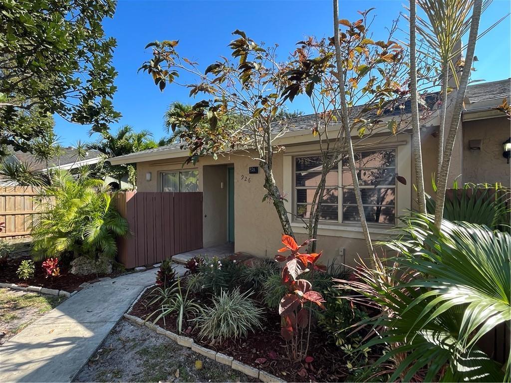 LAKEWOOD EAST SEC 1 - Residential Lease