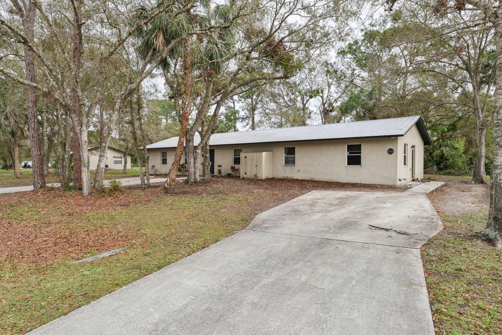 Photo of 5100 Sanibel Avenue, Fort Pierce, FL 34951 (MLS # R11066559)