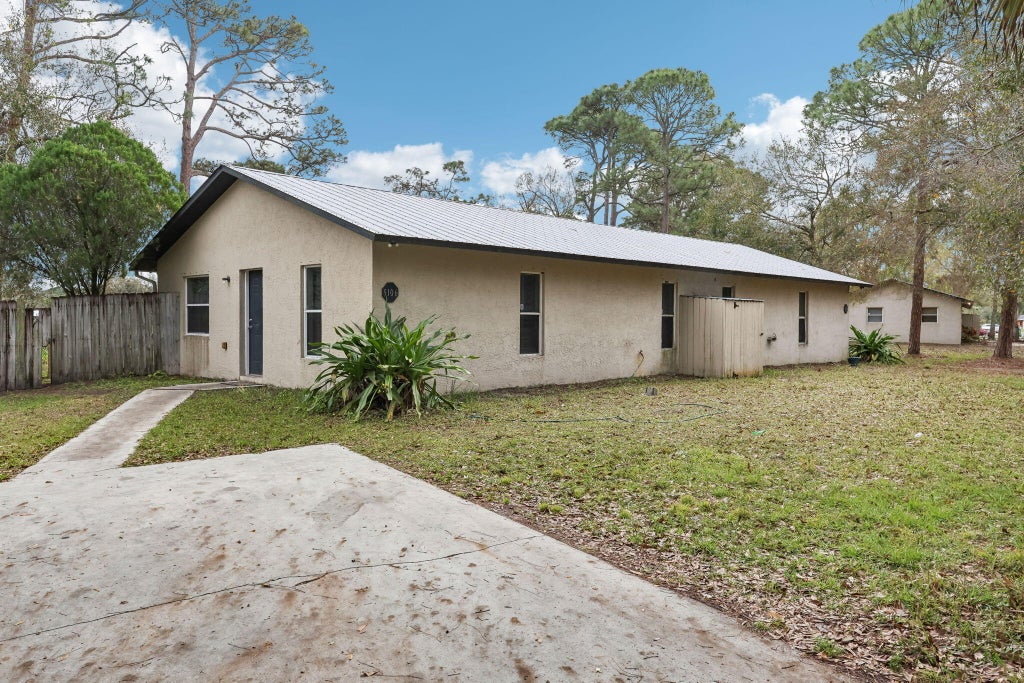 Photo of 5100 Sanibel Avenue, Fort Pierce, FL 34951 (MLS # R11066559)