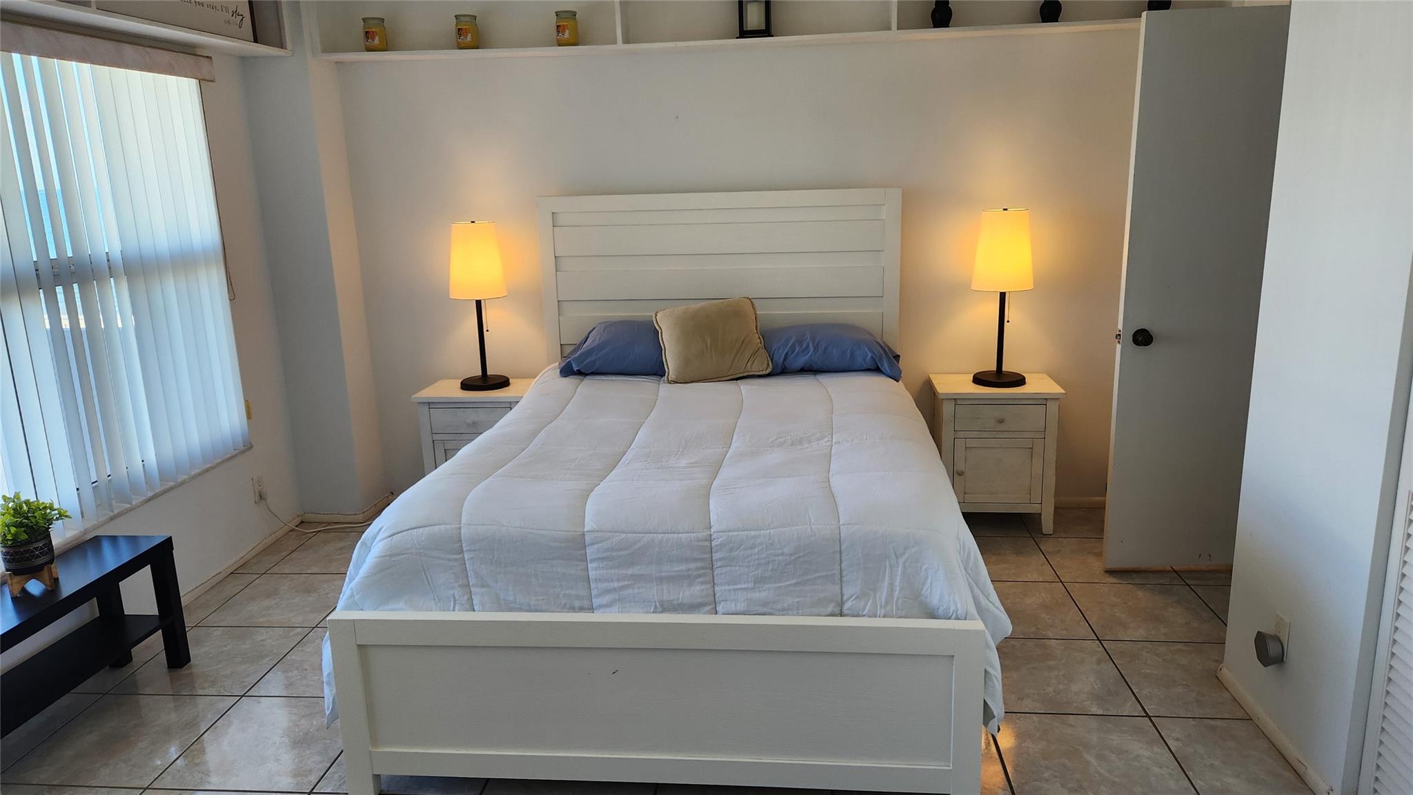 PARLIAMENT HOUSE CONDO - Residential Lease