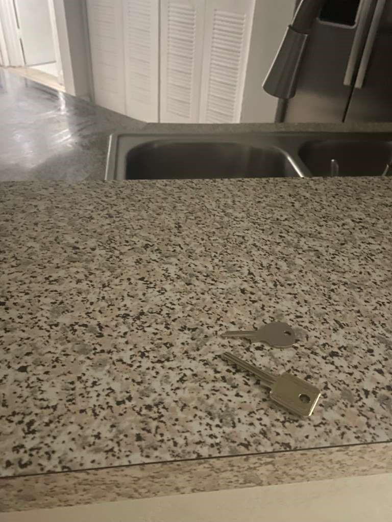 SUMMER LAKE - Residential Lease