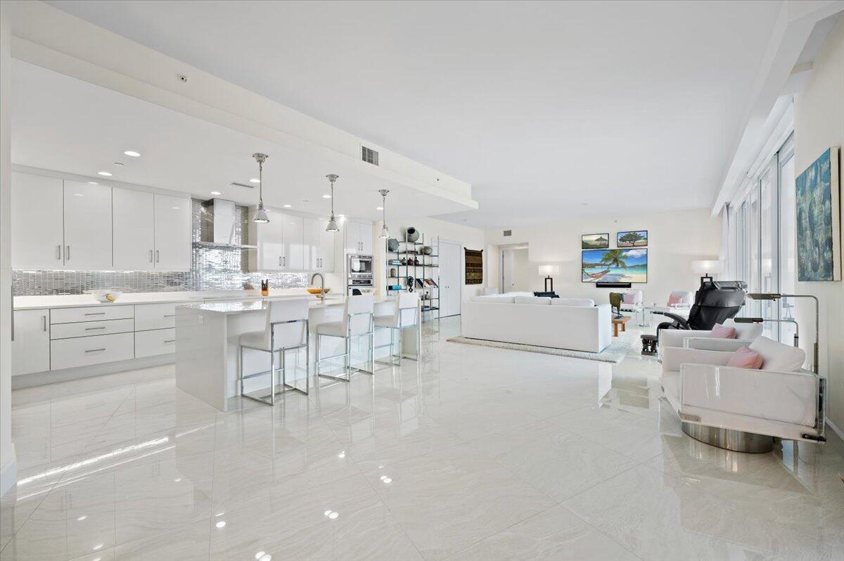 AZURE CONDO - Residential