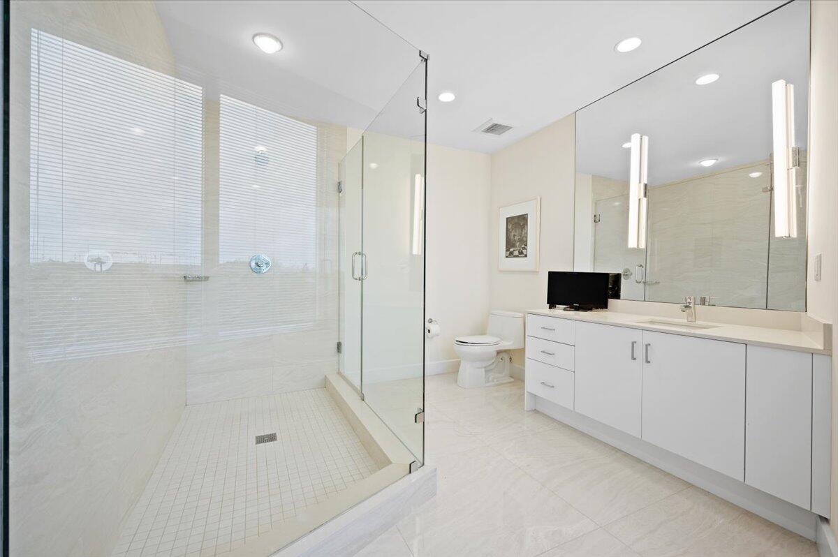 AZURE CONDO - Residential