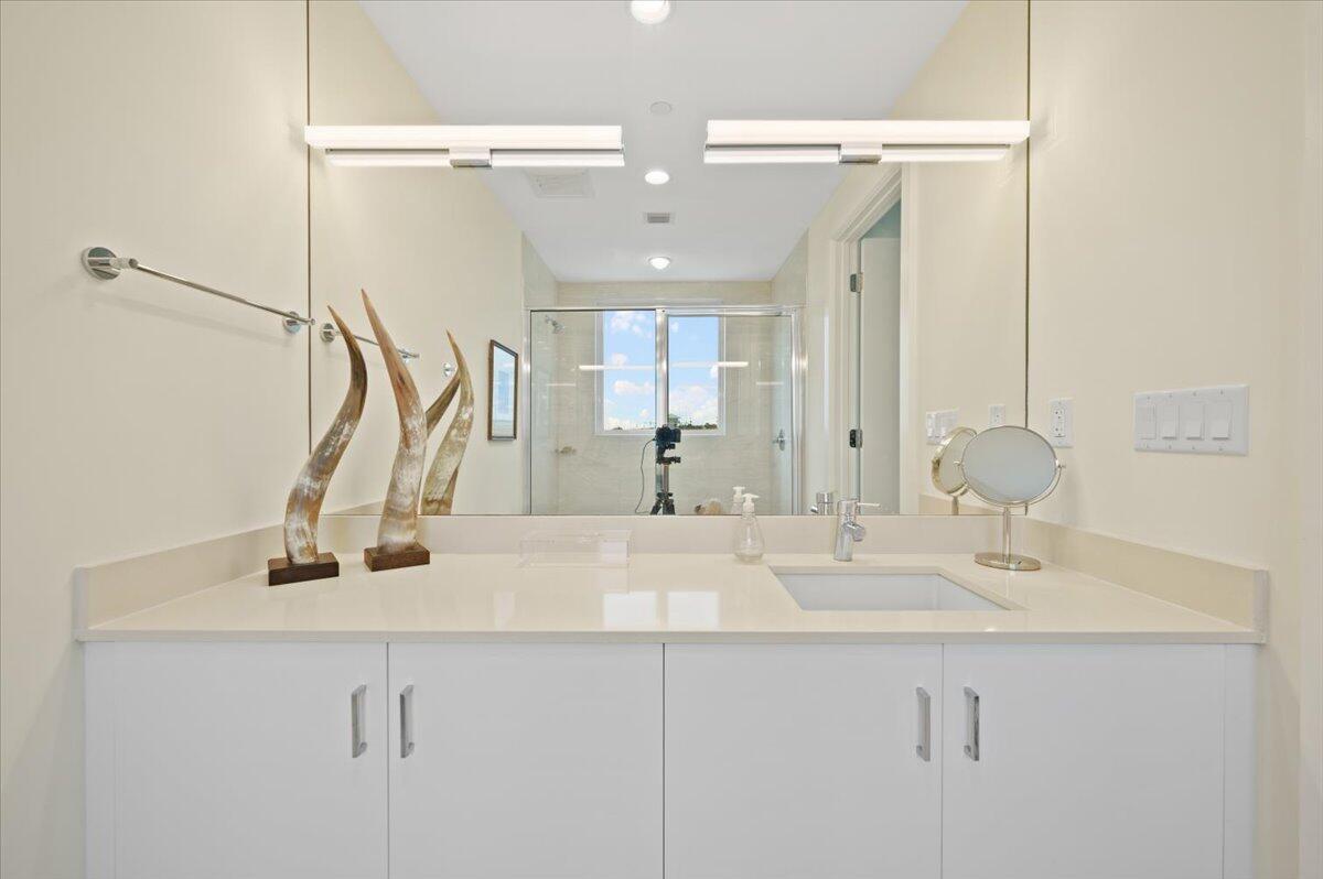 AZURE CONDO - Residential