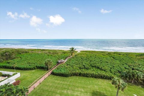 A home in Hutchinson Island