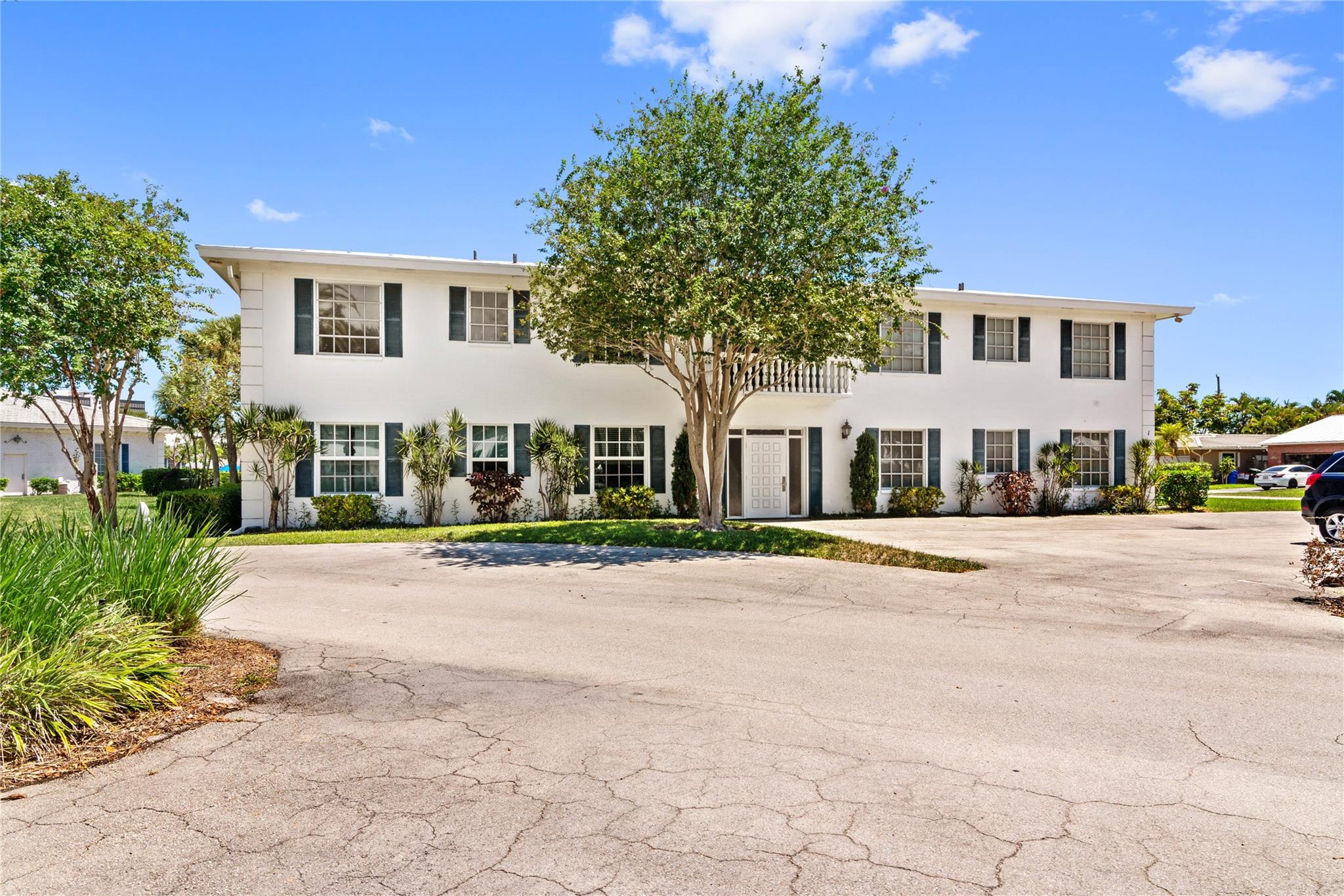 Imperial Point Colonnades - Residential Lease