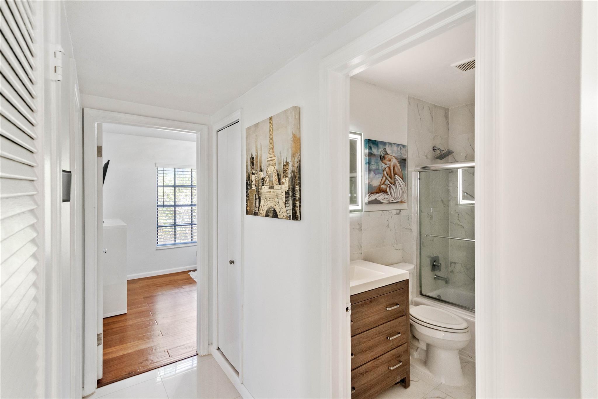 Imperial Point Colonnades - Residential Lease