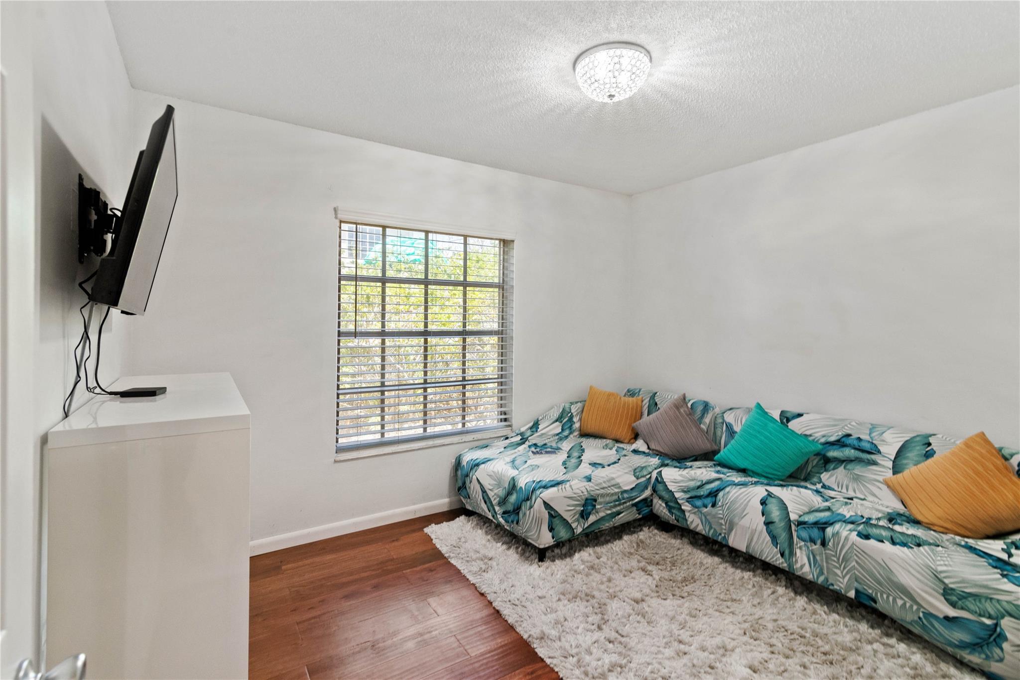 Imperial Point Colonnades - Residential Lease