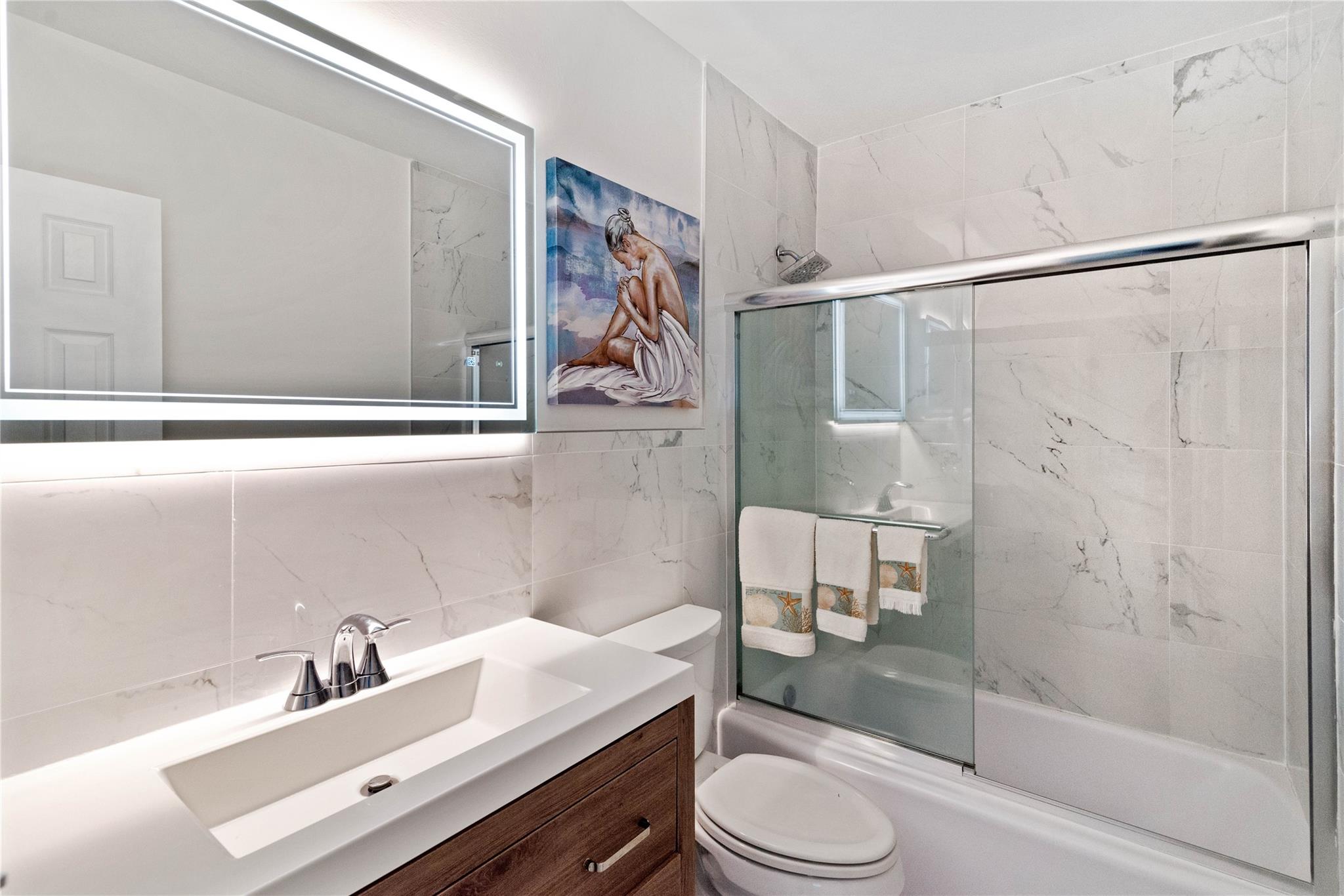 Imperial Point Colonnades - Residential Lease