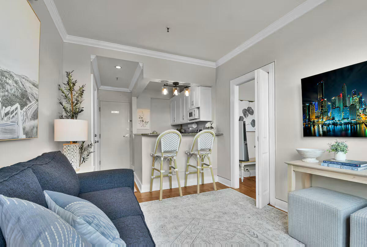 235 SUNRISE Avenue 3260