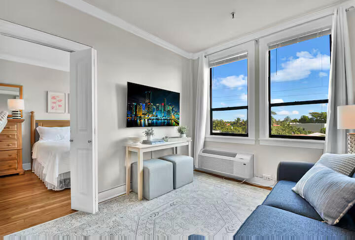 235 SUNRISE Avenue 3260