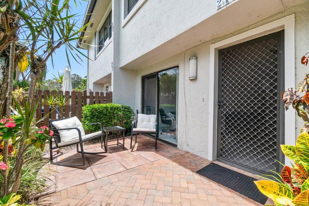 Photo of 27 Southport Lane #C, Boynton Beach, FL 33436 (MLS # R11152334)