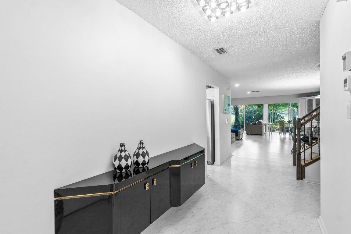 SOUTHPORT AT HUNTERS RUN CONDO - Residential Lease