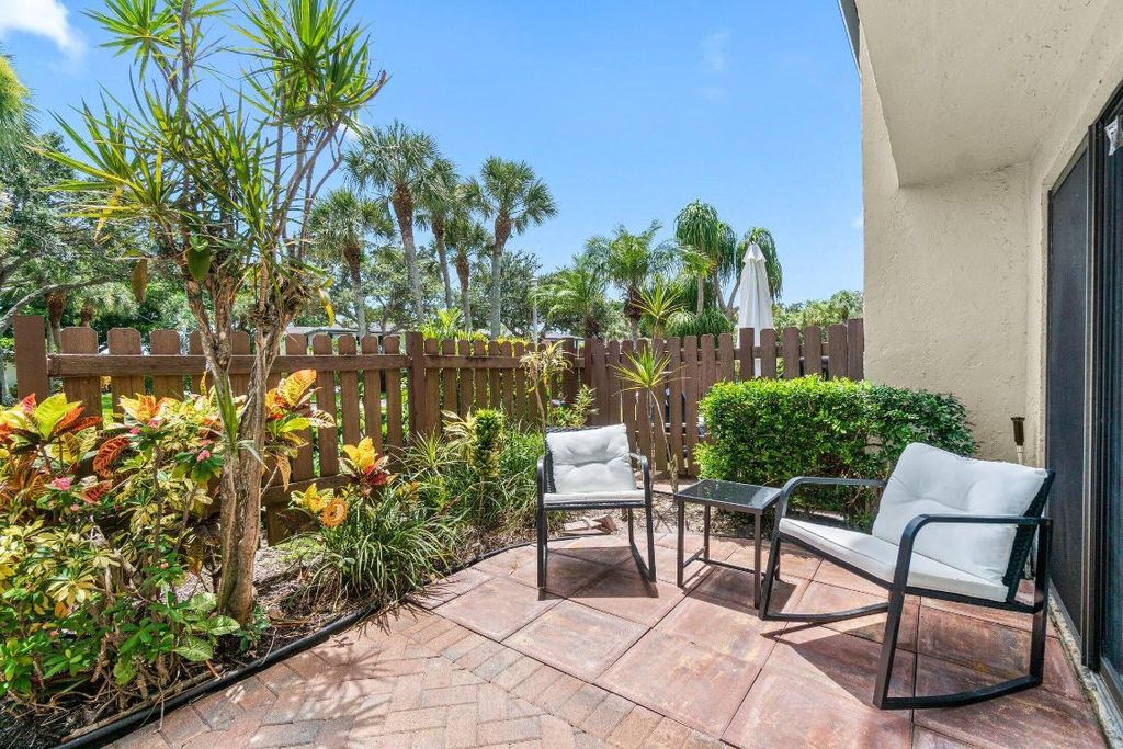 Photo of 27 Southport Lane #C, Boynton Beach, FL 33436 (MLS # R11152334)