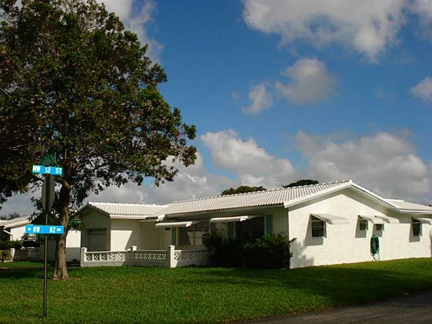 **ADMIRAL MODEL**2 BEDROOM/2 BATH/1 CAR GARAGE**CORNER LOT  **LARGE FRONT PATIO**WALKING DISTANCE TO CLUB HOUSE**New roof, newer appliances, new garage door and front door**Extra closets** Storm awnings**55+**Association requires 20% down. Clubhouse ameni ties include 2 pools, tennis, shows, exercise room, courtesy bus and much more. Maintenance fee includes roof, lawn, minor electrical and plumbing, exterior paint and basic cable. Close to shopping and transportation**WON'T LAST LONG!!!